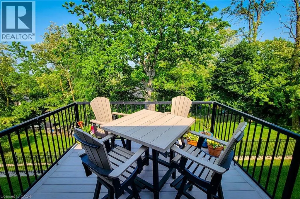32 RIDGEVIEW Crescent Unit# 14, #14