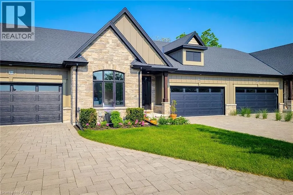 32 RIDGEVIEW Crescent Unit# 14, #14