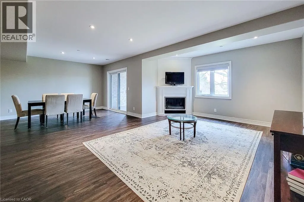 32 RIDGEVIEW Crescent Unit# 14, #14
