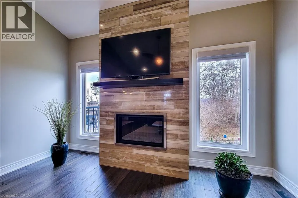 32 RIDGEVIEW Crescent Unit# 14, #14
