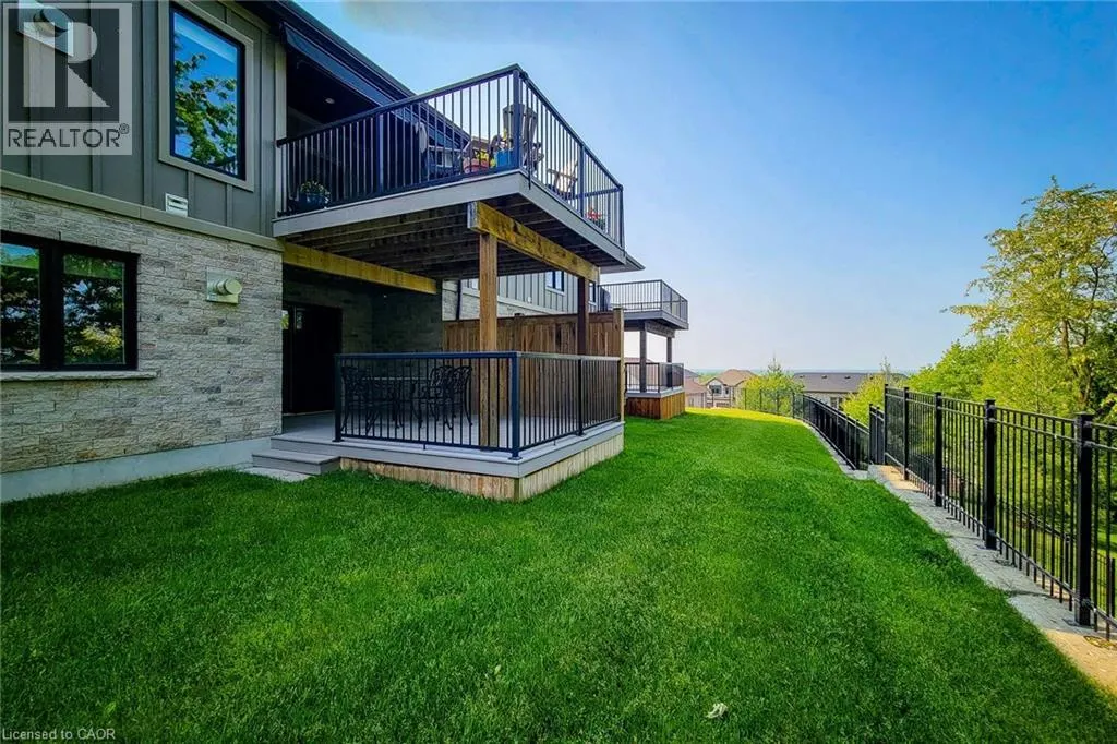 32 RIDGEVIEW Crescent Unit# 14, #14