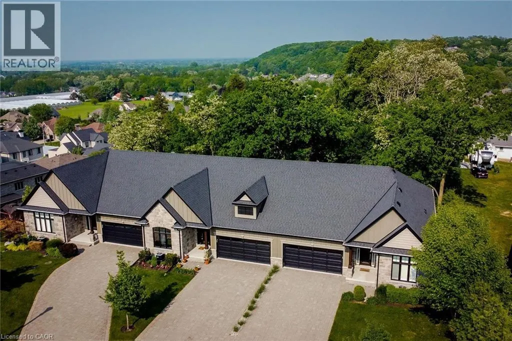 32 RIDGEVIEW Crescent Unit# 14, #14