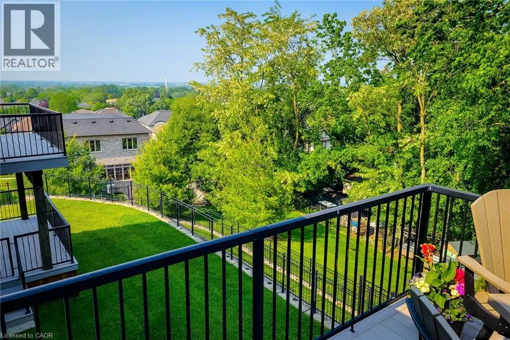 32 RIDGEVIEW Crescent Unit# 14, #14