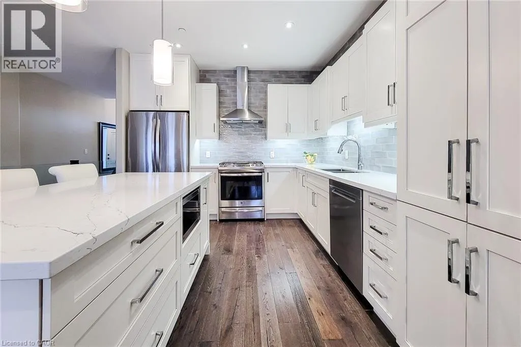 32 RIDGEVIEW Crescent Unit# 14, #14