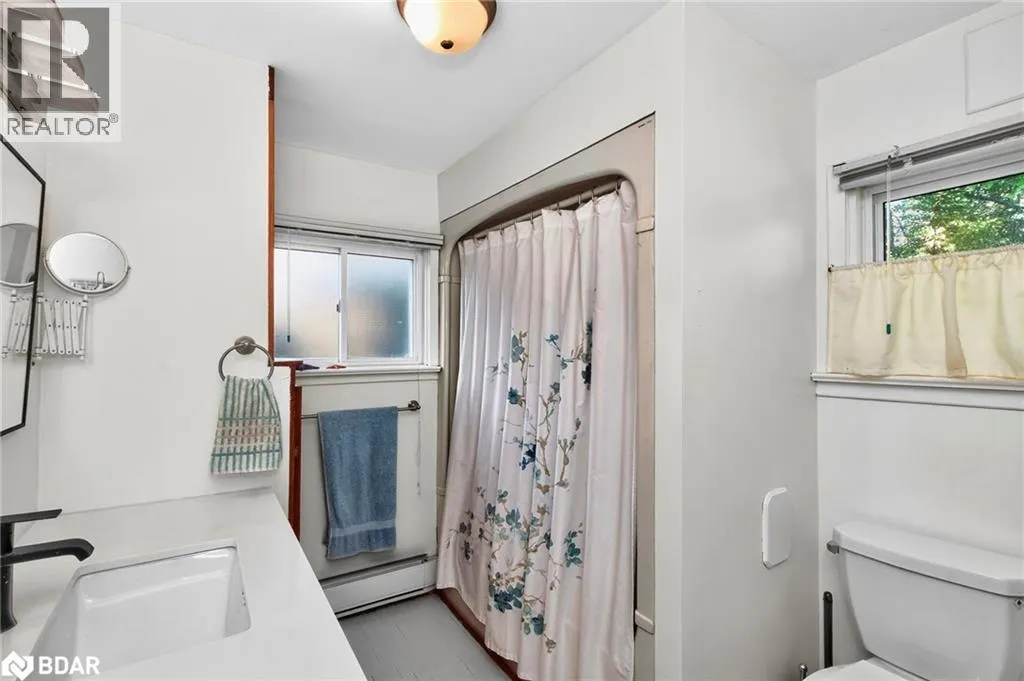 115 LAKESHORE Road W