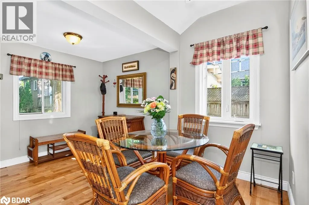 115 LAKESHORE Road W
