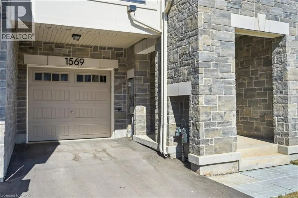1569 DENISON Place