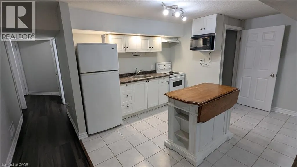 156 PEBBLECREEK Drive Unit# BASEMENT, #BASEMENT