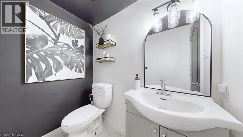 52 ADELAIDE Street Unit# 32, #32