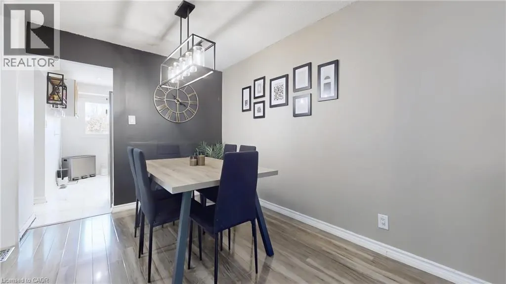 52 ADELAIDE Street Unit# 32, #32