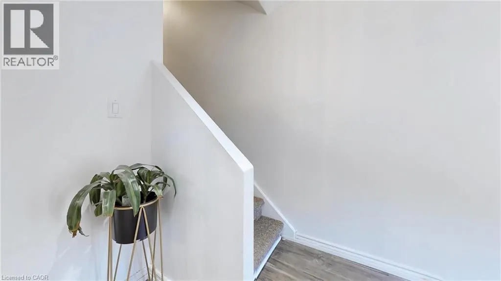 52 ADELAIDE Street Unit# 32, #32
