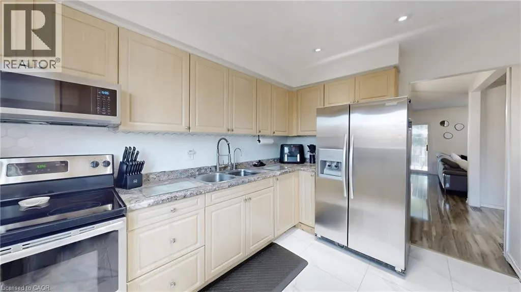 52 ADELAIDE Street Unit# 32, #32