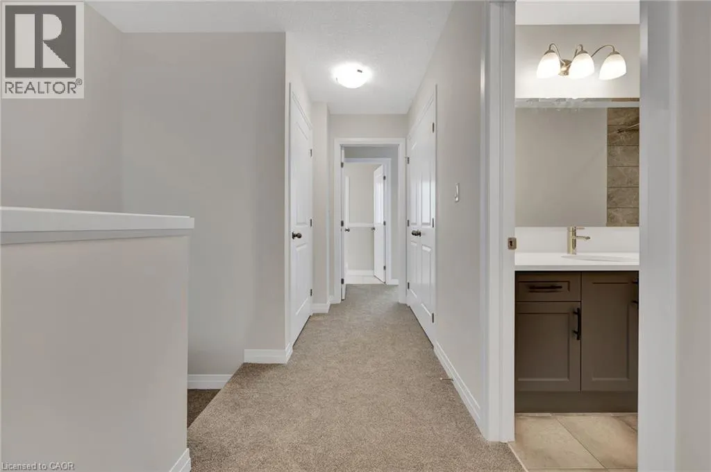 16 SANDSTONE Street