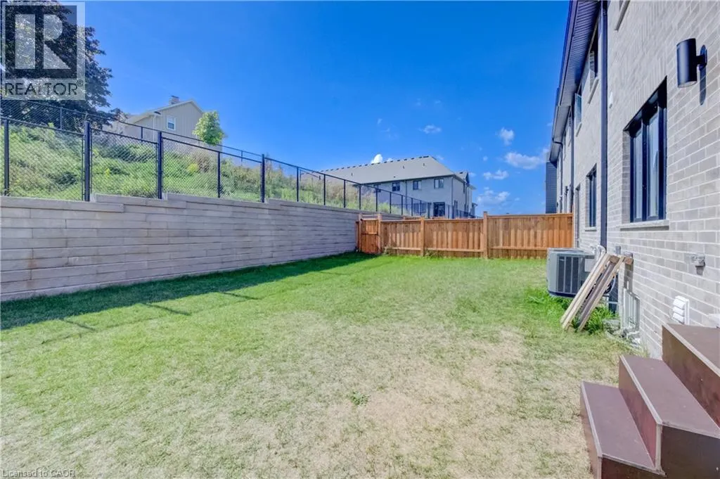 16 SANDSTONE Street
