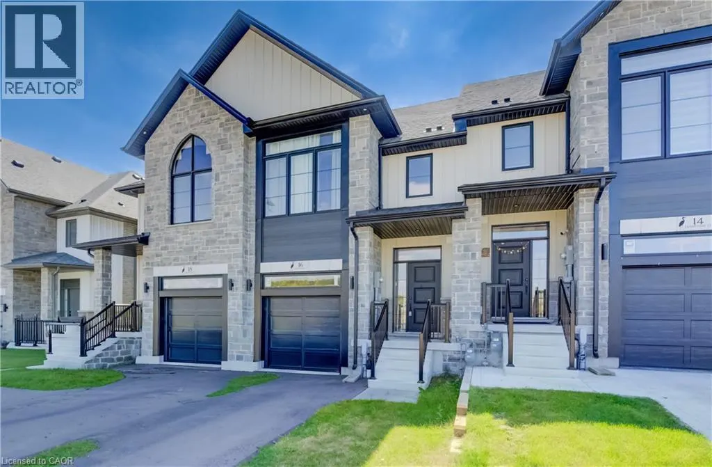 16 SANDSTONE Street