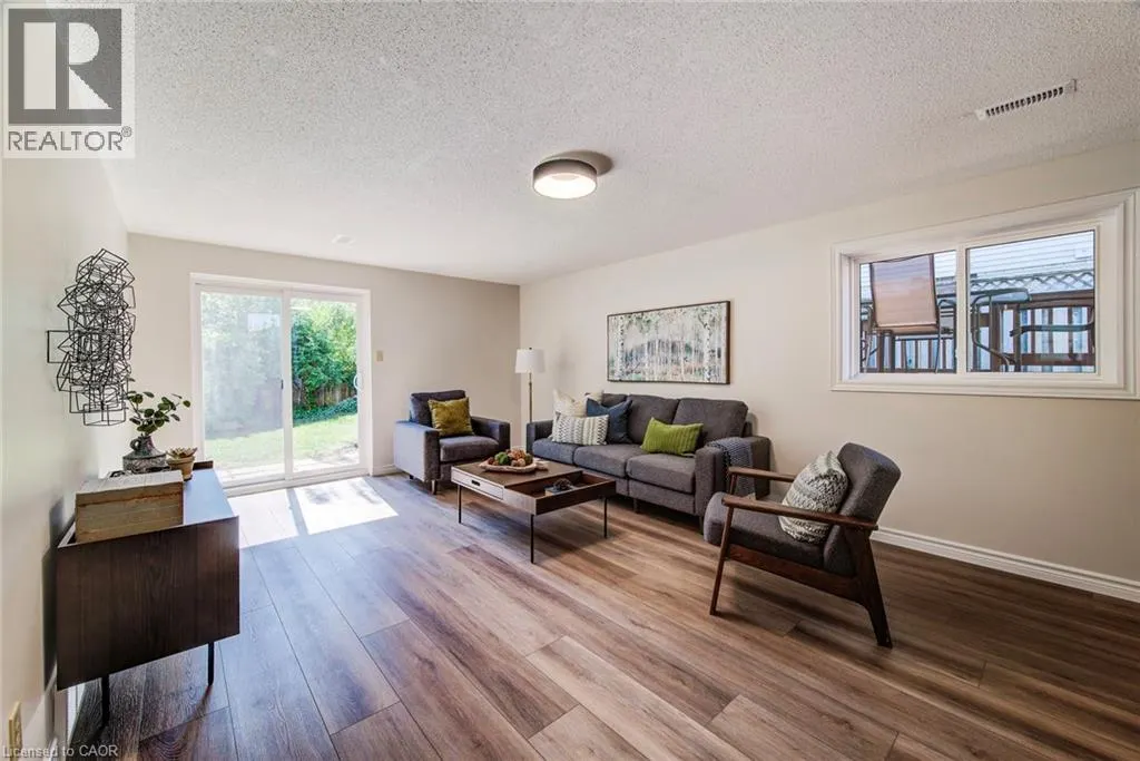 463 THORNDALE Drive