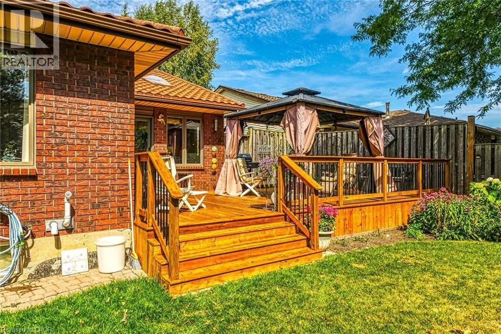 18 MCMASTER Drive