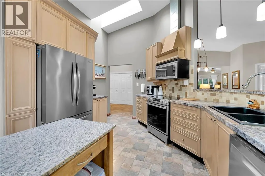 18 MCMASTER Drive