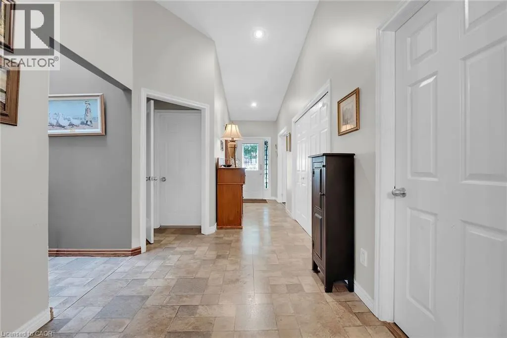 18 MCMASTER Drive