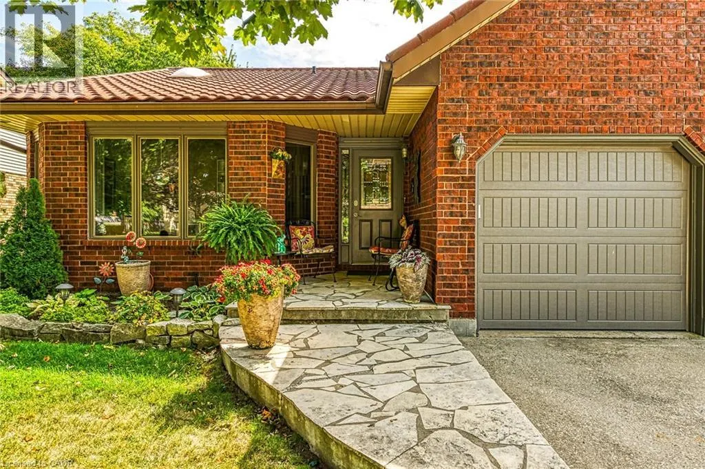 18 MCMASTER Drive