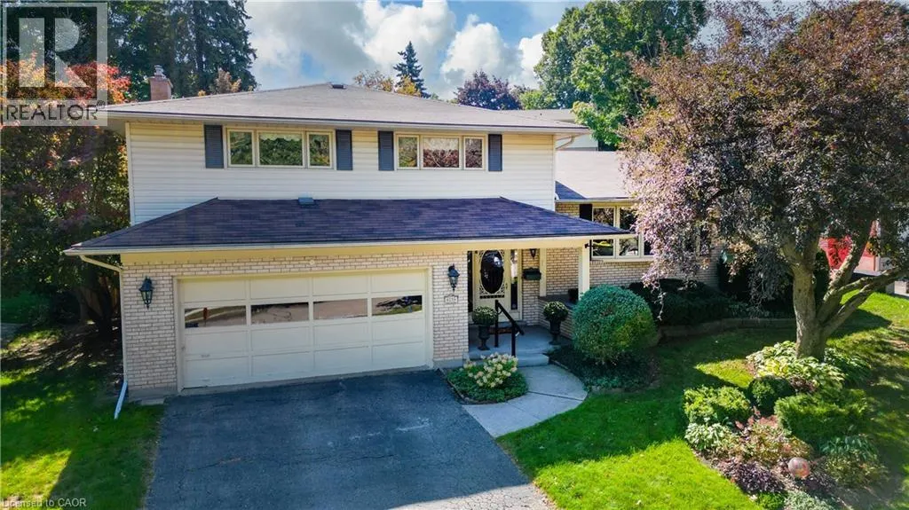 15 BUTTONWOOD Drive