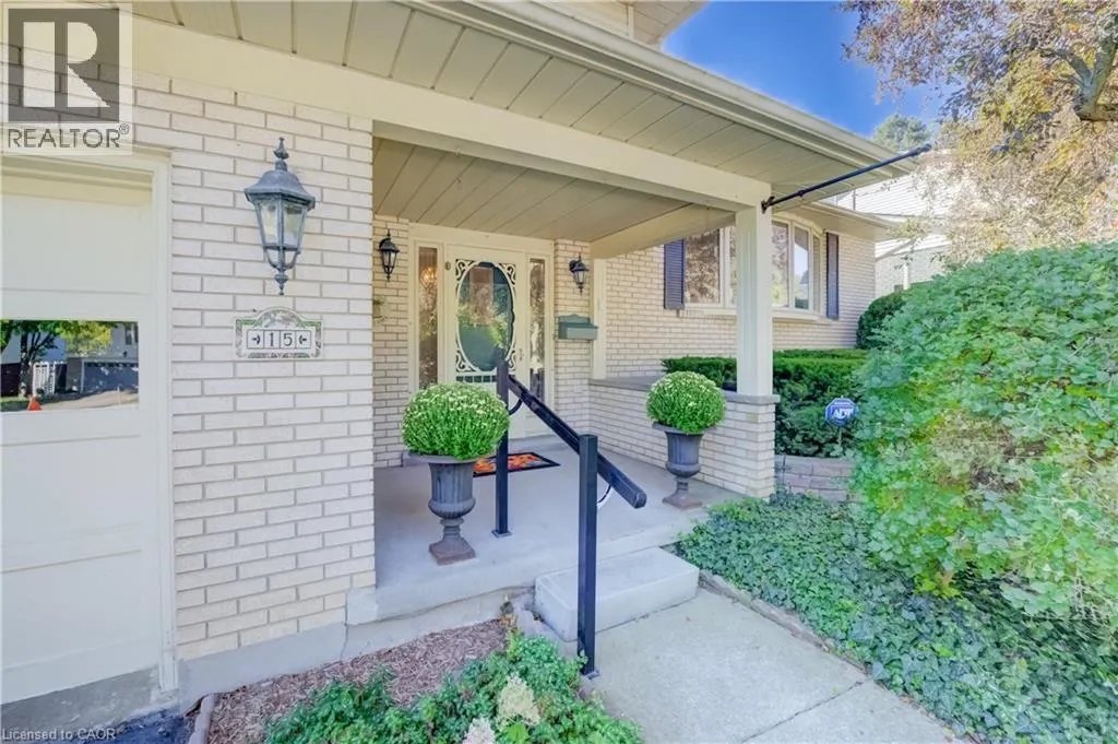 15 BUTTONWOOD Drive