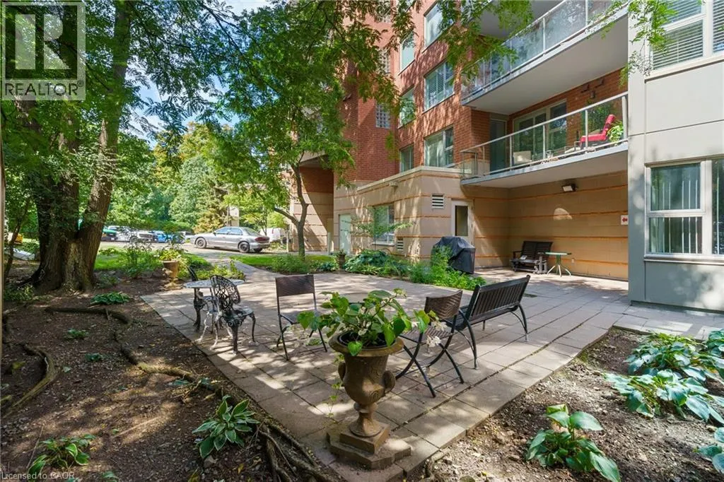 77 GOVERNORS Road Unit# 102, #102