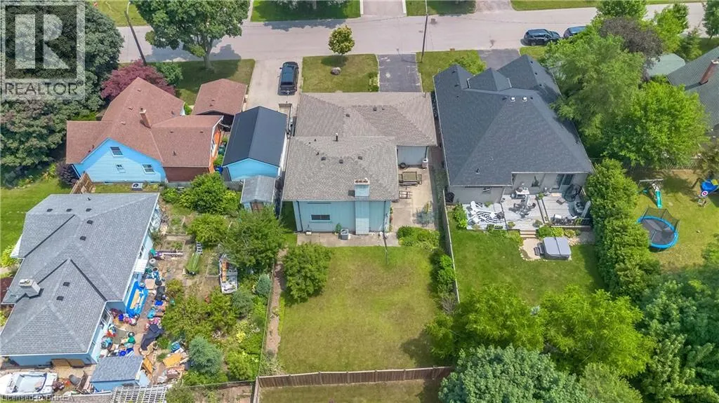 32 THORNTON Drive