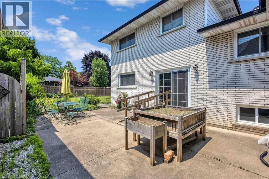 32 THORNTON Drive
