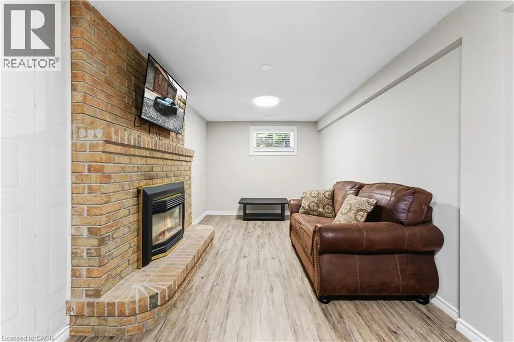 117 NORTHLAKE Drive Unit# A, #A