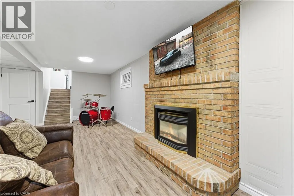 117 NORTHLAKE Drive Unit# A, #A