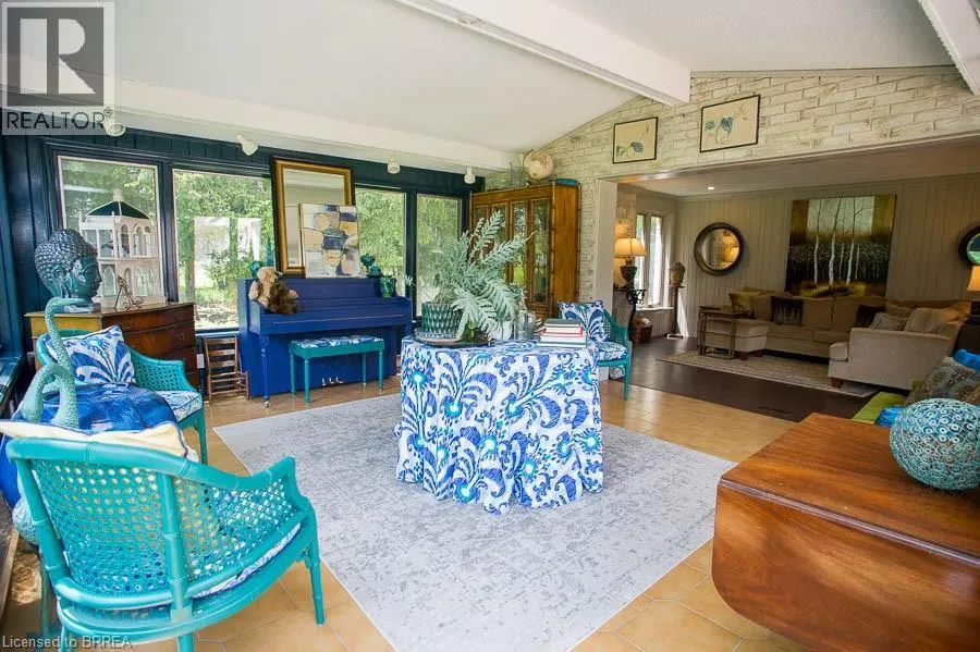 92 HIGHLAND Drive