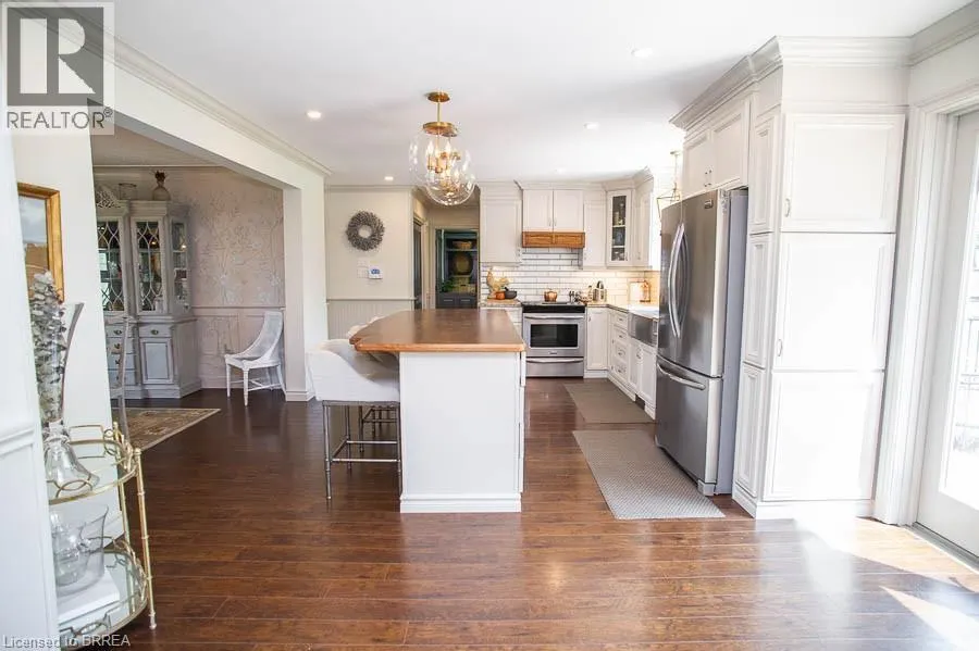 92 HIGHLAND Drive