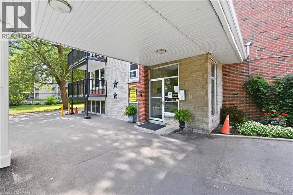 1377 LAKESHORE Road Unit# 104, #104