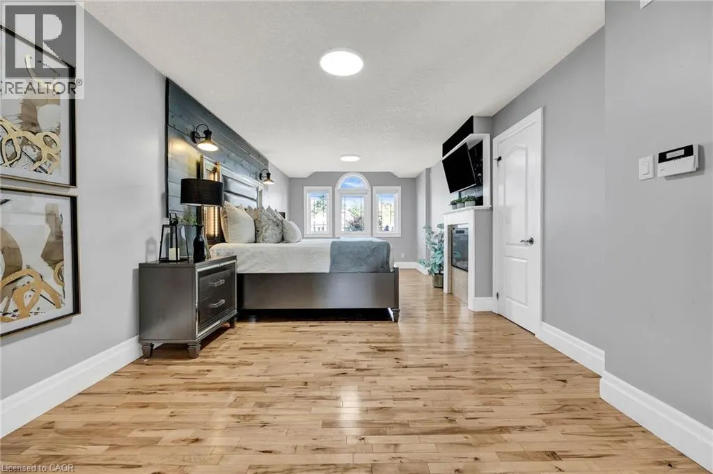 433 DOON SOUTH Drive