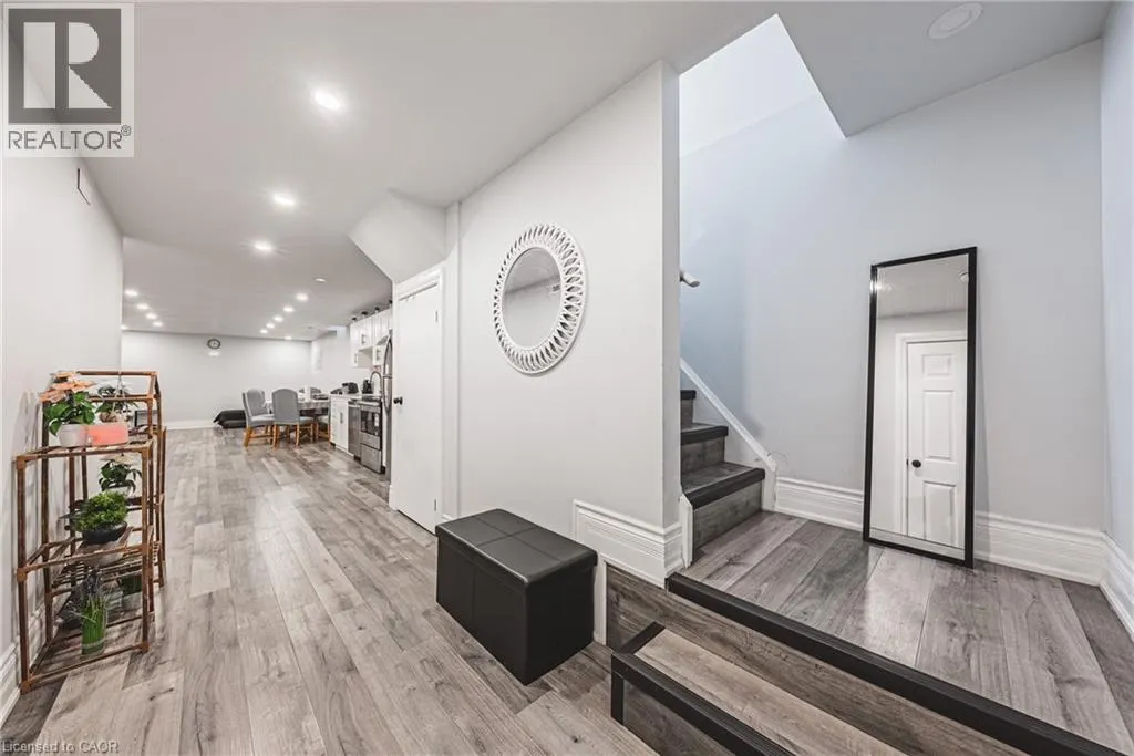 128 MEDICI Lane