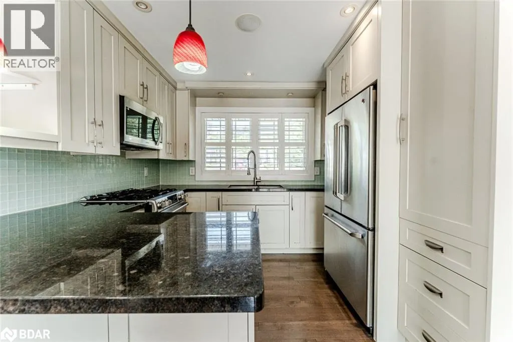 385 EDGEHILL Drive Unit# Upper, #Upper