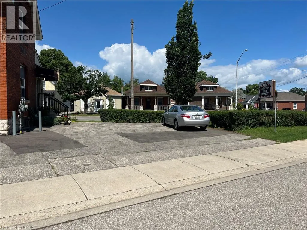 266 BRANT Avenue