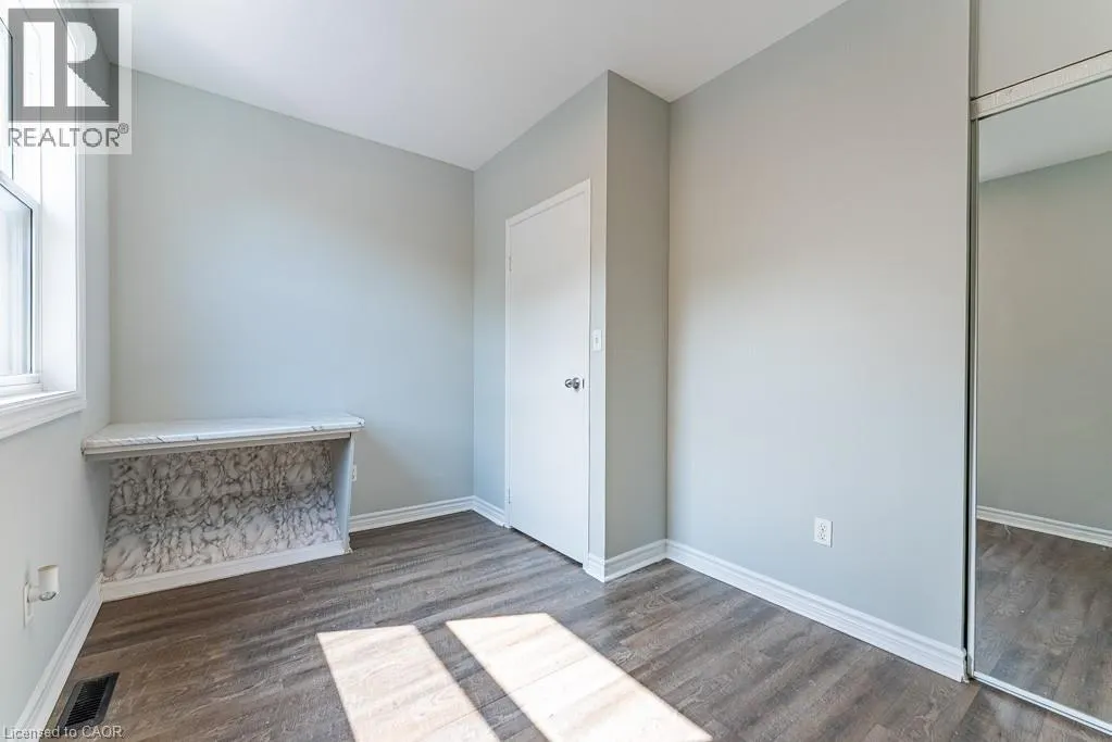250 MONTMORENCY Drive Unit# 207, #207