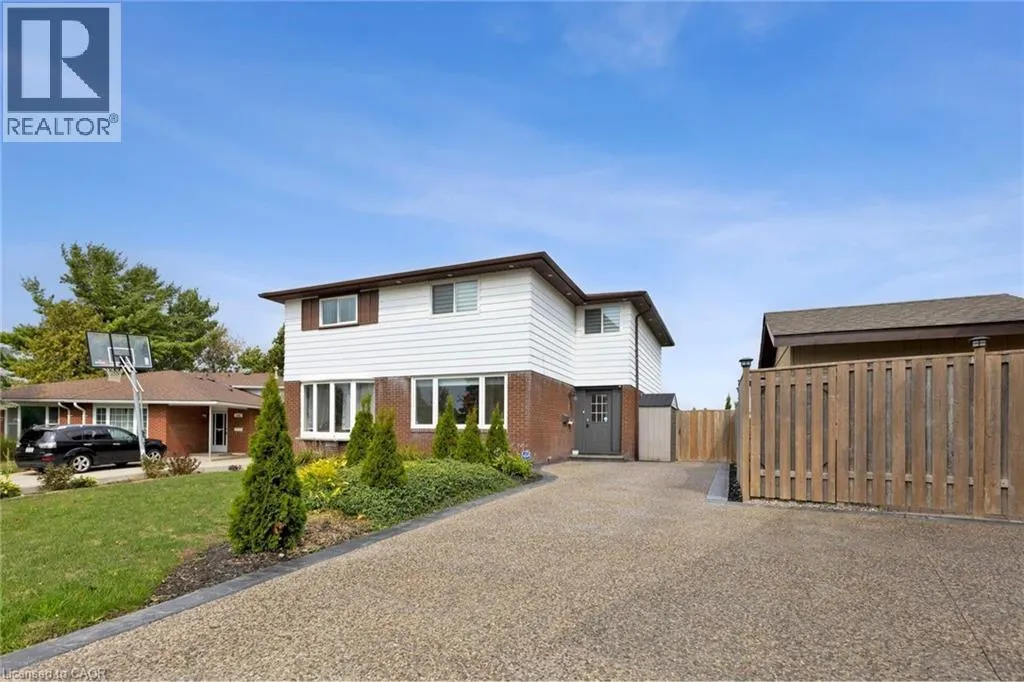 122 MOOREGATE Crescent