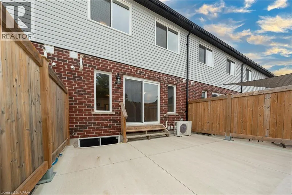 155 ROCHEFORT Street