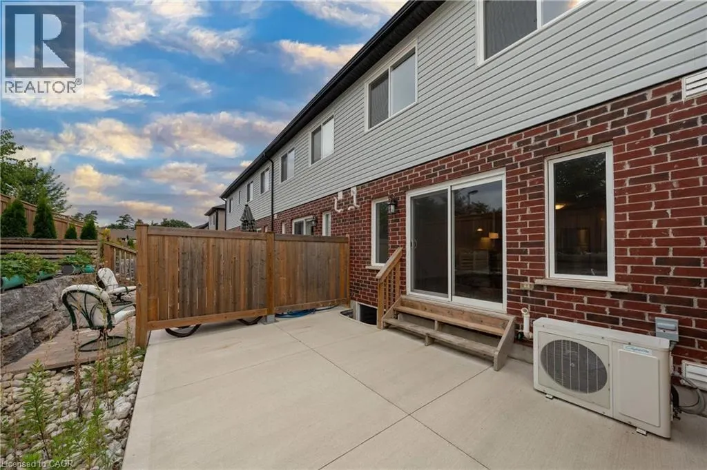 155 ROCHEFORT Street