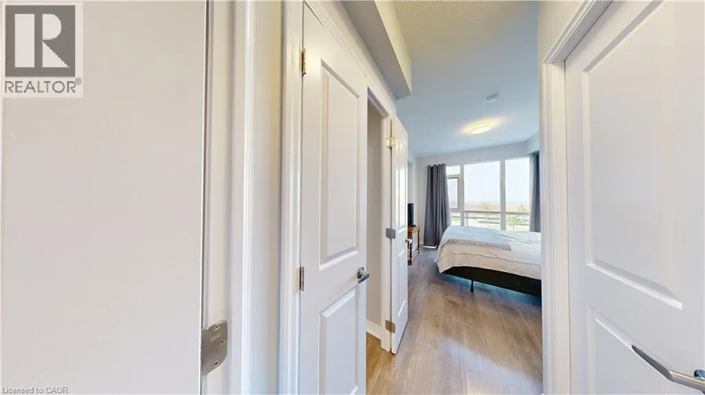 560 NORTH SERVICE Road Unit# 304, #304