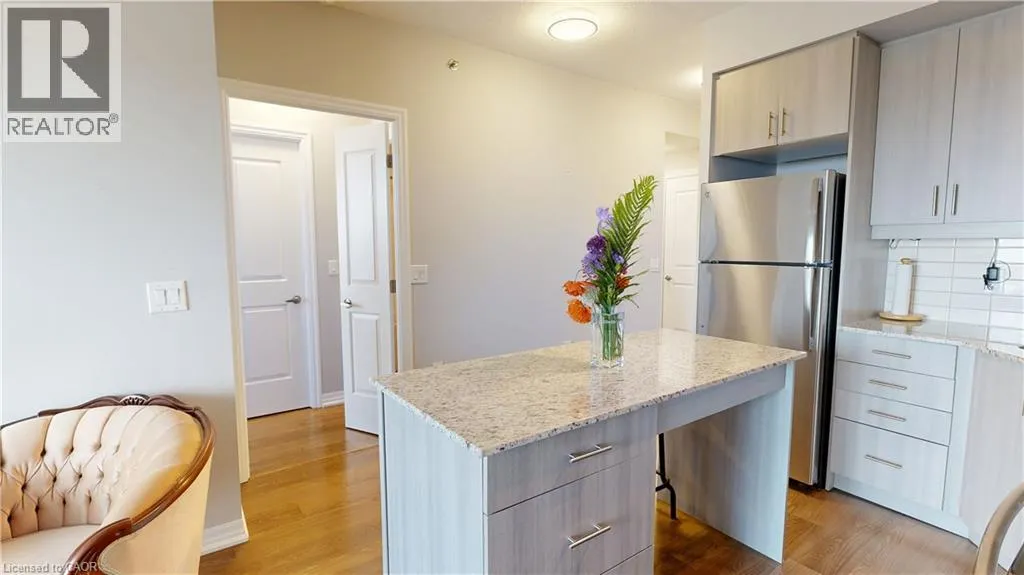 560 NORTH SERVICE Road Unit# 304, #304
