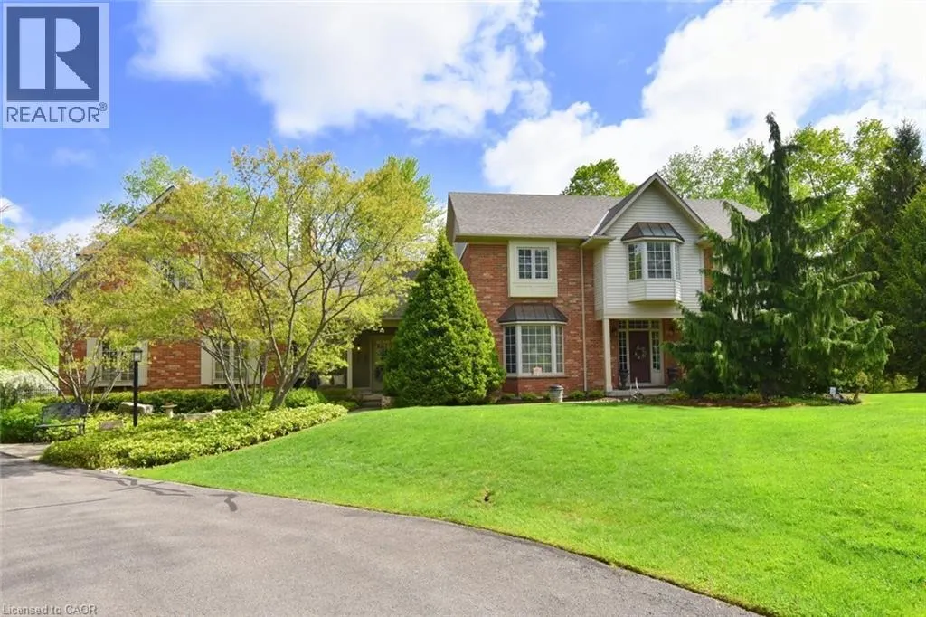 712 ROBSON Road