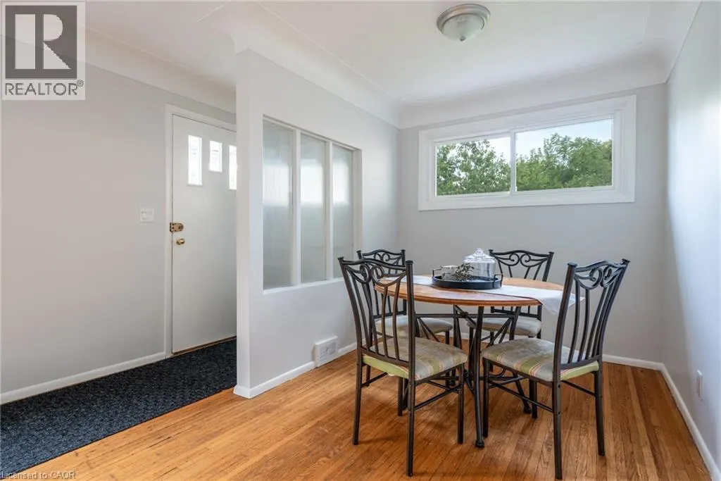 8 BEAUCOURT Place