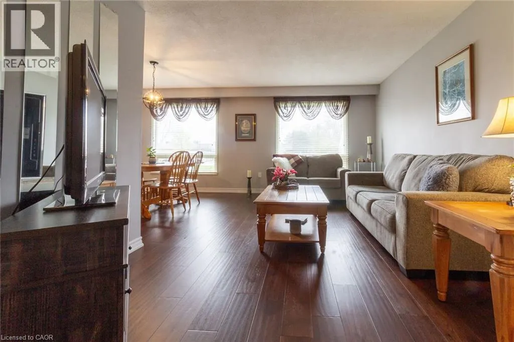 700 WOODVIEW Road