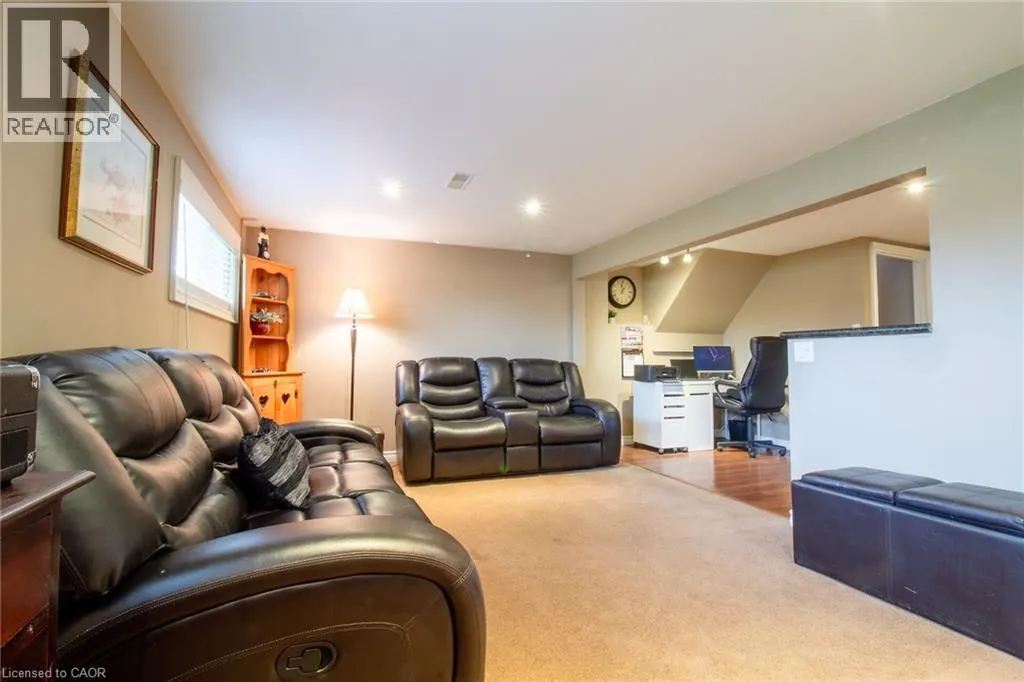 700 WOODVIEW Road