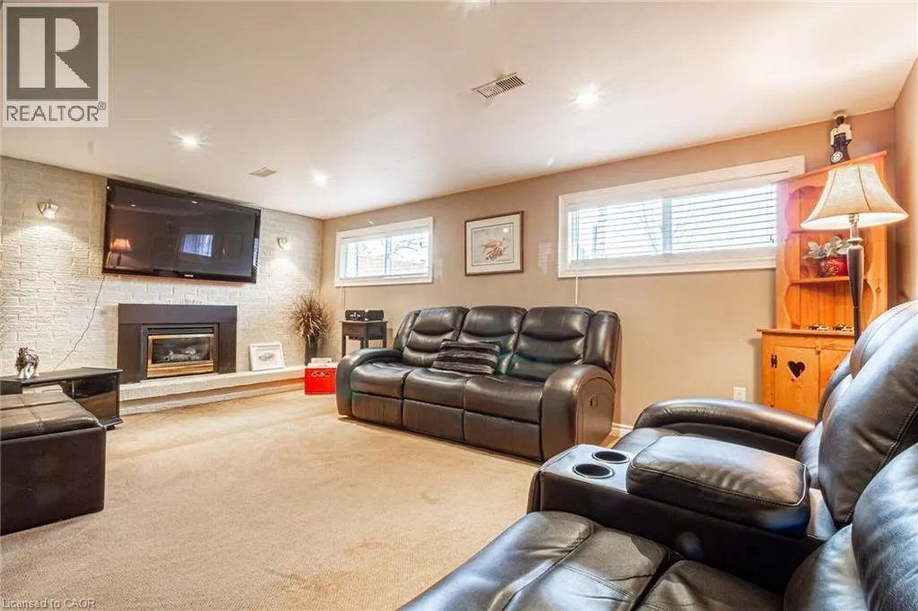 700 WOODVIEW Road
