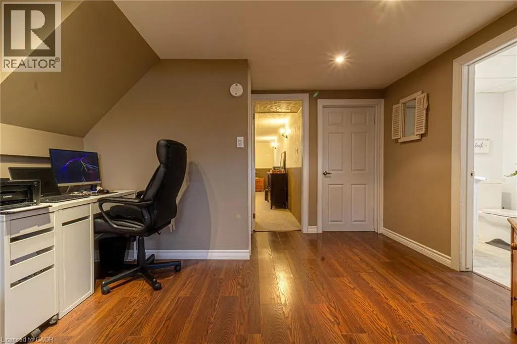 700 WOODVIEW Road